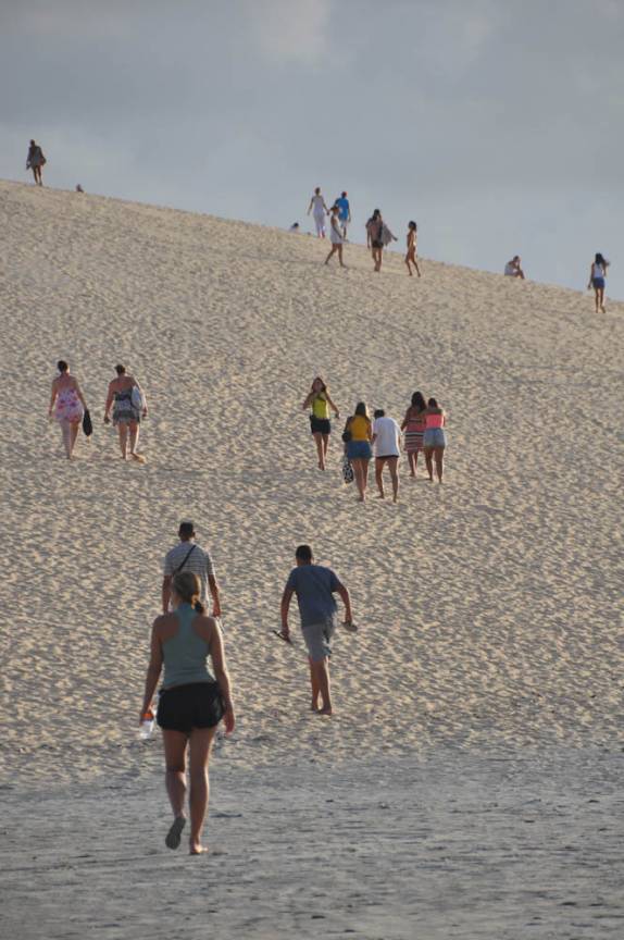 A tradicional 'peregrinação' verspertina em Jericoacoara - CE